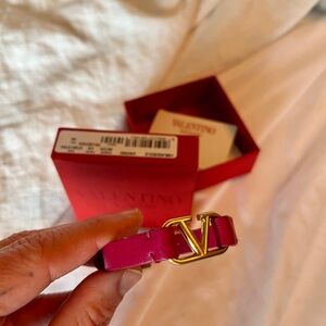 EUC V Signature Logo Pink Bracelet Valentino Garavani